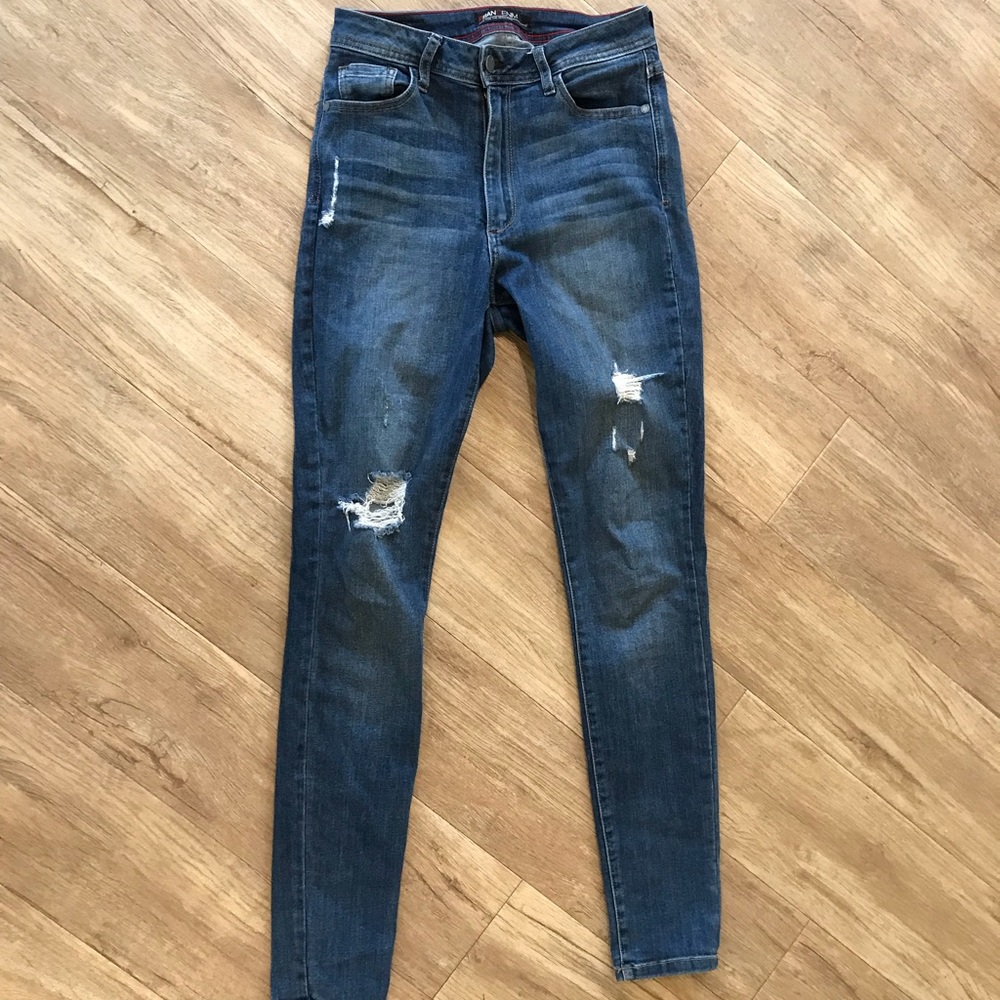 Fran Denim distressed jeans!
